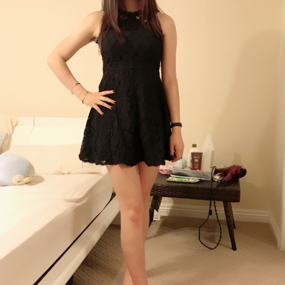 Black lace sleeveless minidress!!